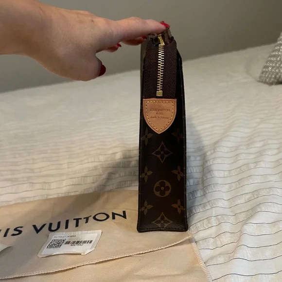Louis Vuitton Monogram Toiletry Bag in Brown - Picture 3 of 16